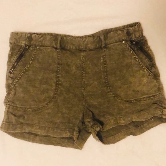 Free People Pants - Free People dark distressed green short, size 10. Free People Pants - Free People dark distressed green short, size 10.